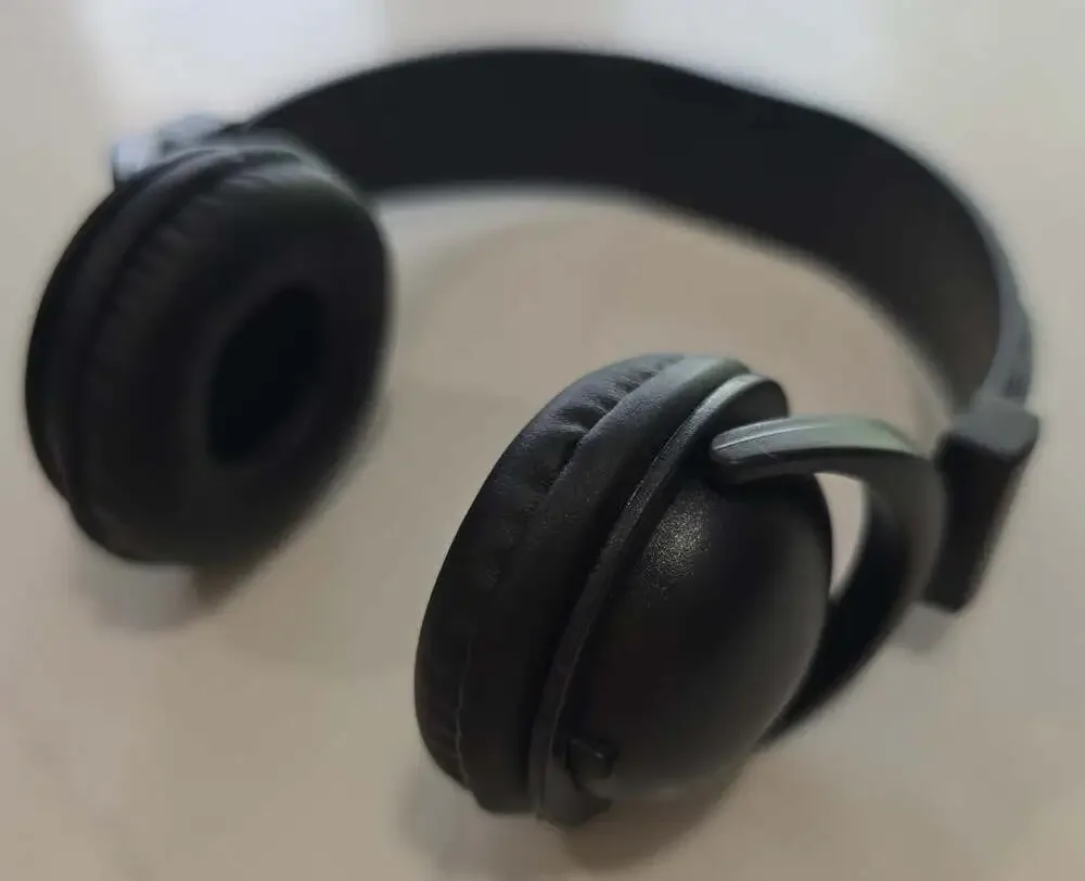 Black headphones for teddy bears